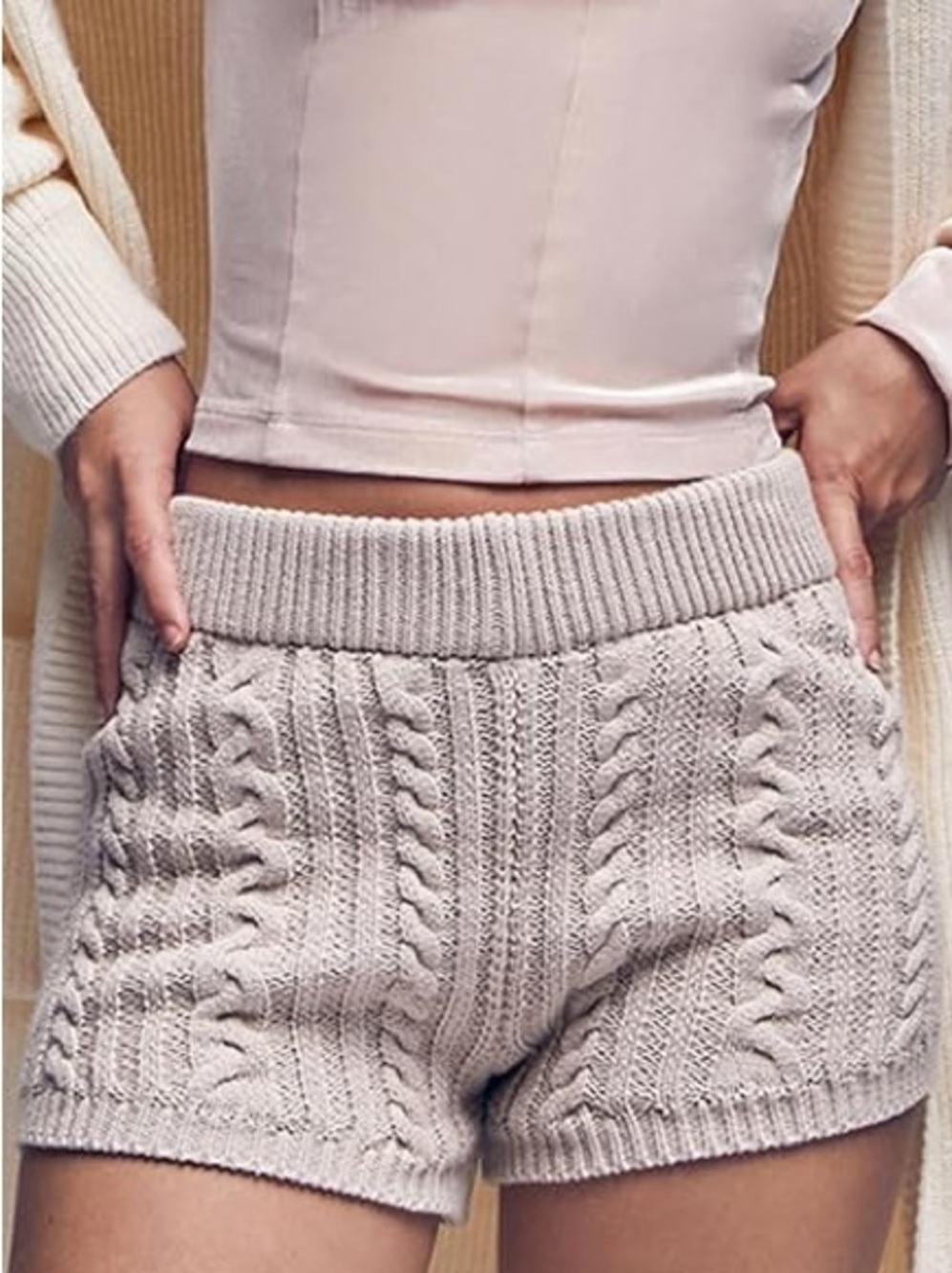 NWTS CABLE KNIT SHORTS (M)